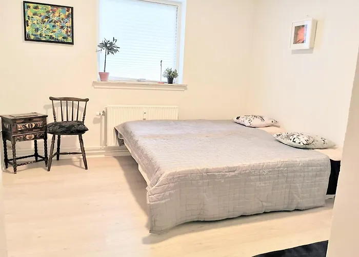 5 Minutes Walk To Lego House - N9 Capsule hotel *